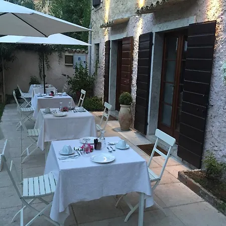 Relais Castei Del Garda 住宿加早餐酒店 加尔达