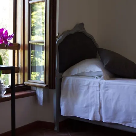 Oda ve Kahvaltı Relais Castei Del Garda