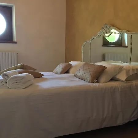 Oda ve Kahvaltı Relais Castei Del Garda *