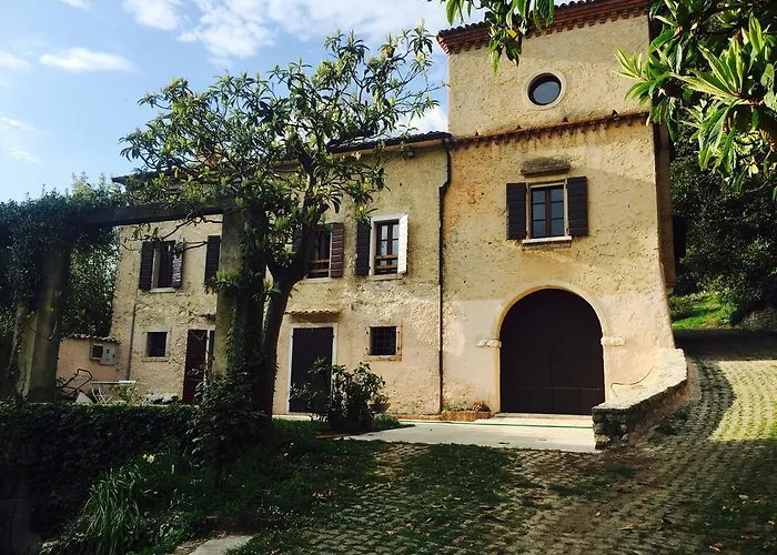 Relais Castei Del Garda Bed & Breakfast