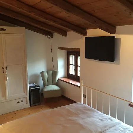 Relais Castei Del Garda 가르다