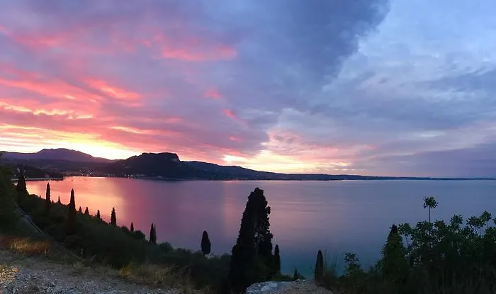 Relais Castei Del Garda Nocleg ze śniadaniem *