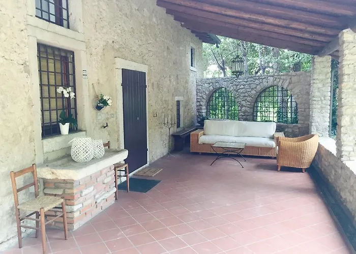Relais Castei Del Garda فندق مبيت وإفطار