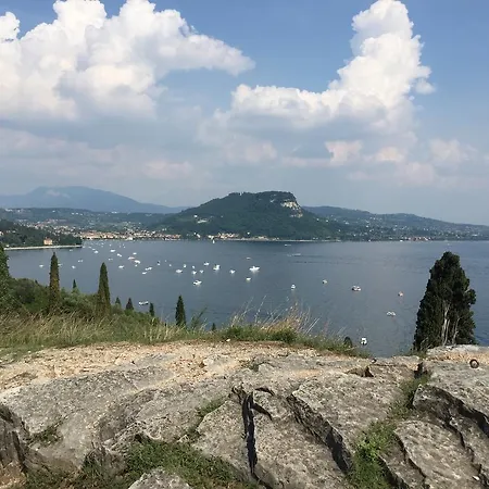 Relais Castei Del Garda לינה וארוחת בוקר *