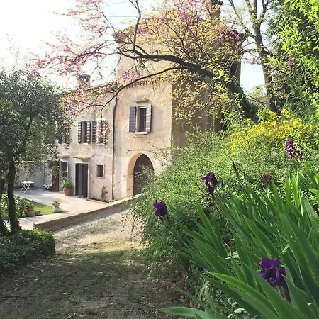 Relais Castei Del Garda לינה וארוחת בוקר *