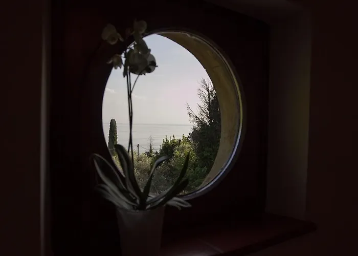 Relais Castei Del Garda *